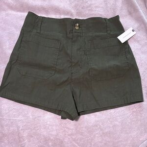 Maeve The Colette Shorts by Anthropologie – Holly Green 
retail $80 **SOLd OUT**